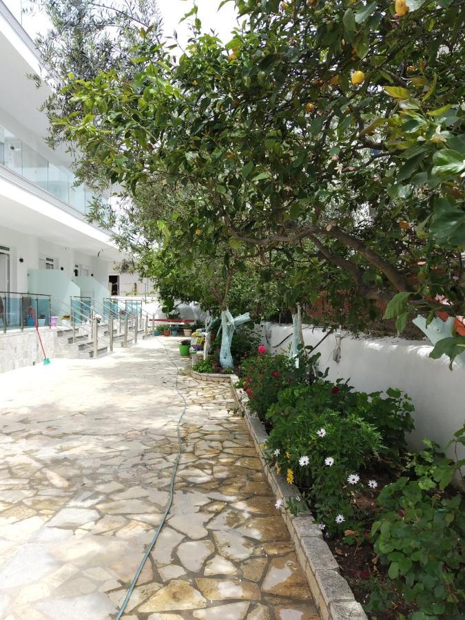 Apartments Margarita คซามิล ภายนอก รูปภาพ
