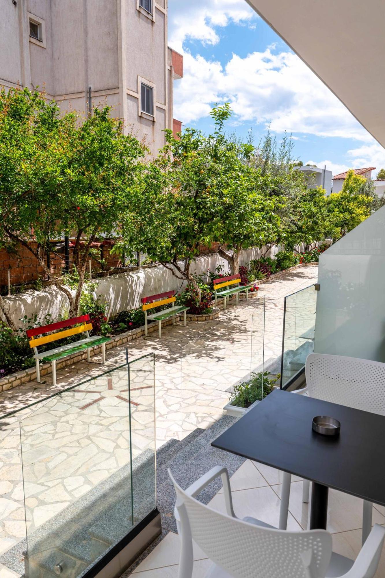 Apartments Margarita คซามิล ภายนอก รูปภาพ