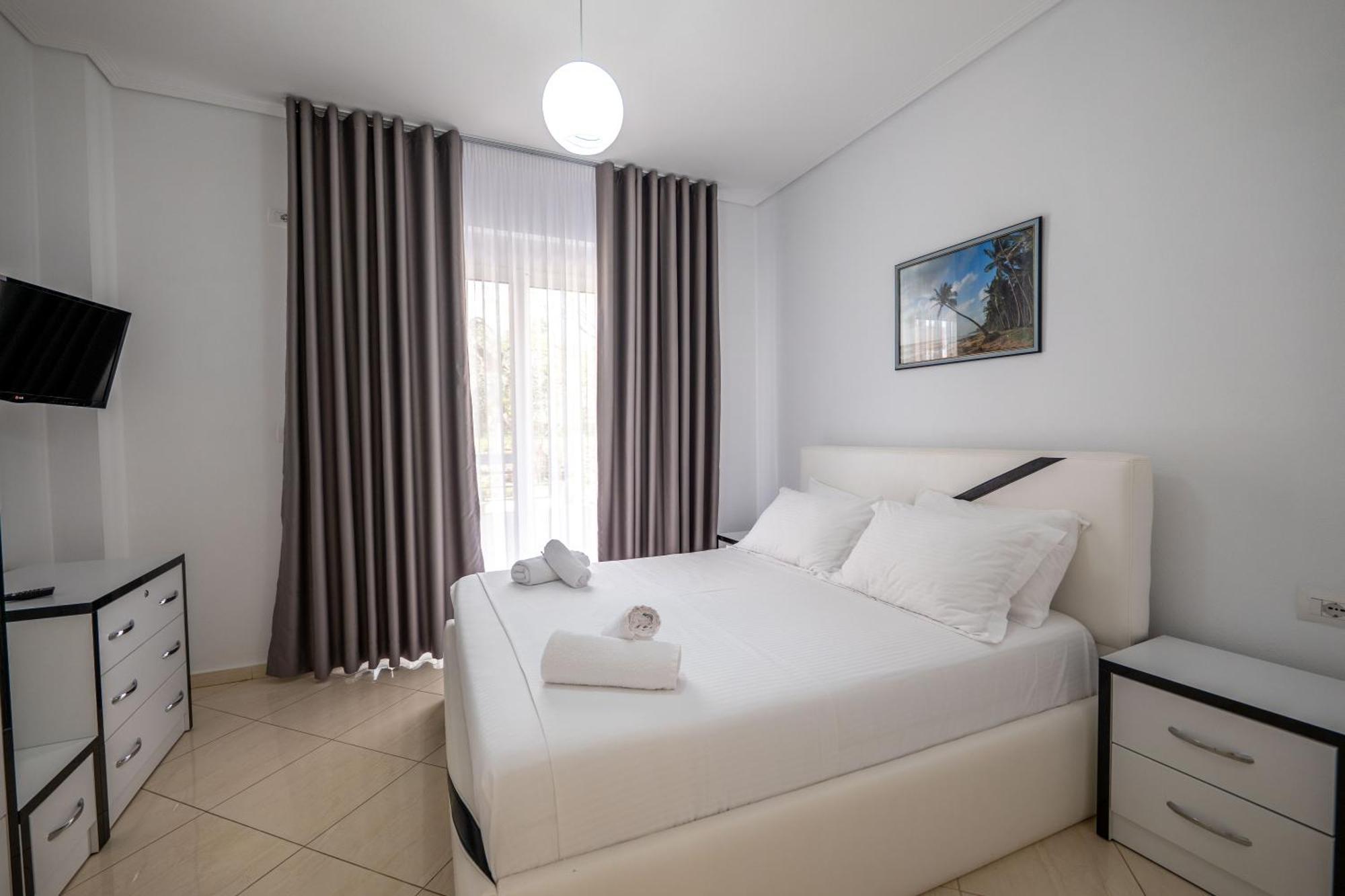 Apartments Margarita คซามิล ภายนอก รูปภาพ
