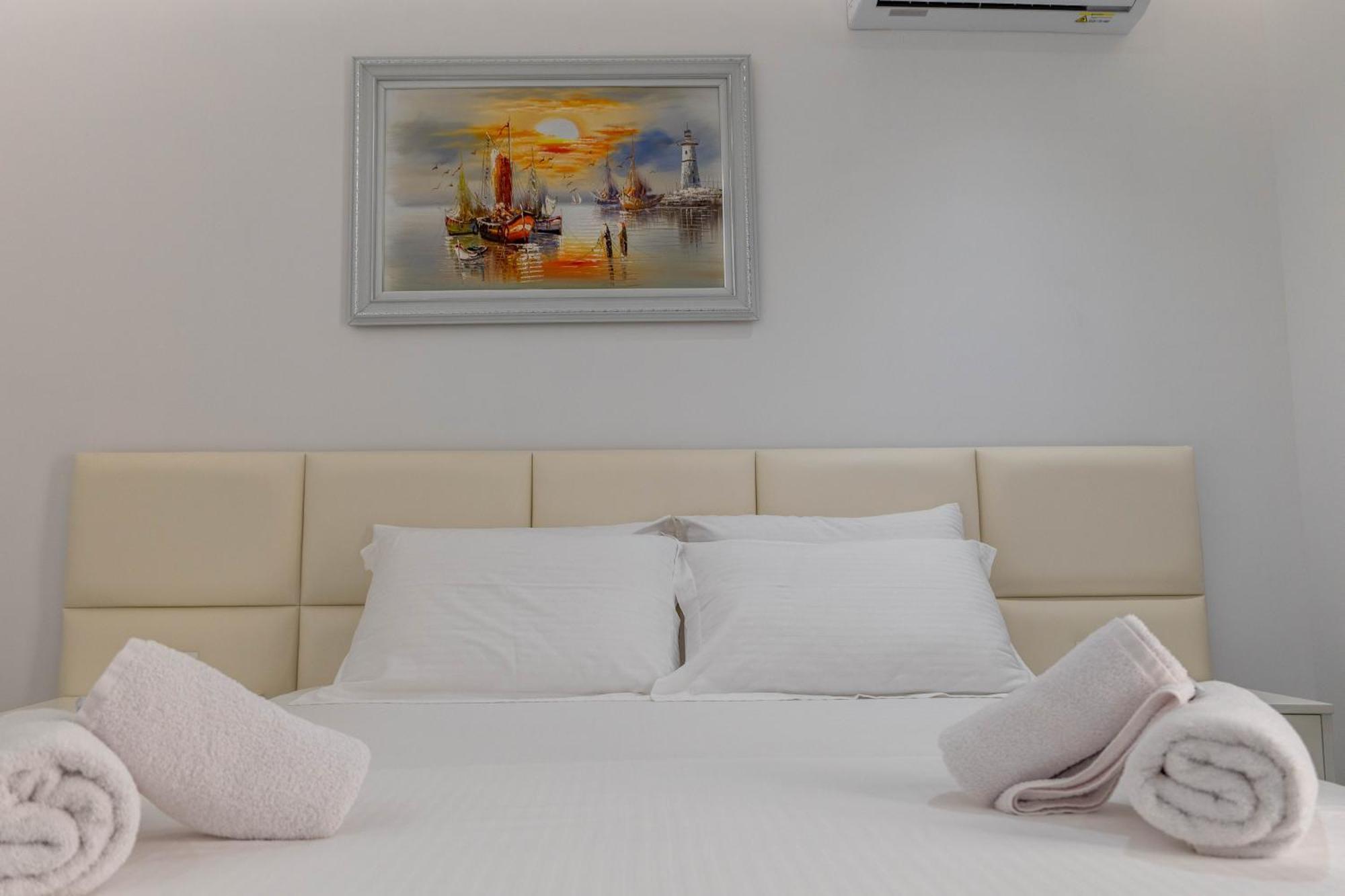 Apartments Margarita คซามิล ภายนอก รูปภาพ