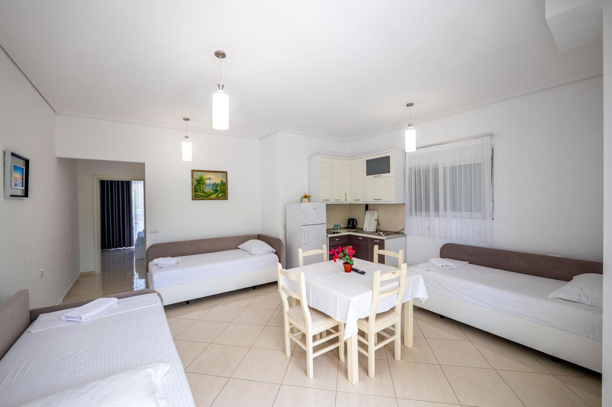 Apartments Margarita คซามิล ภายนอก รูปภาพ